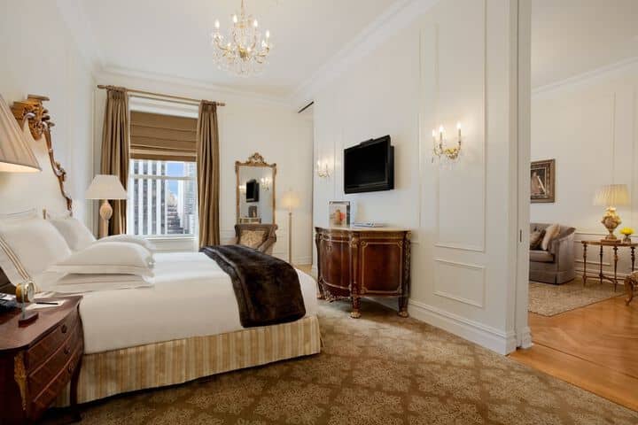 Room 3 of 108