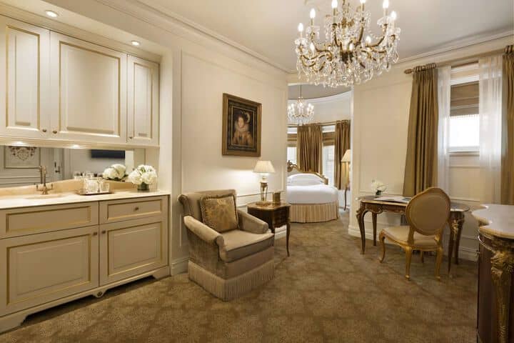 Room 45 of 108
